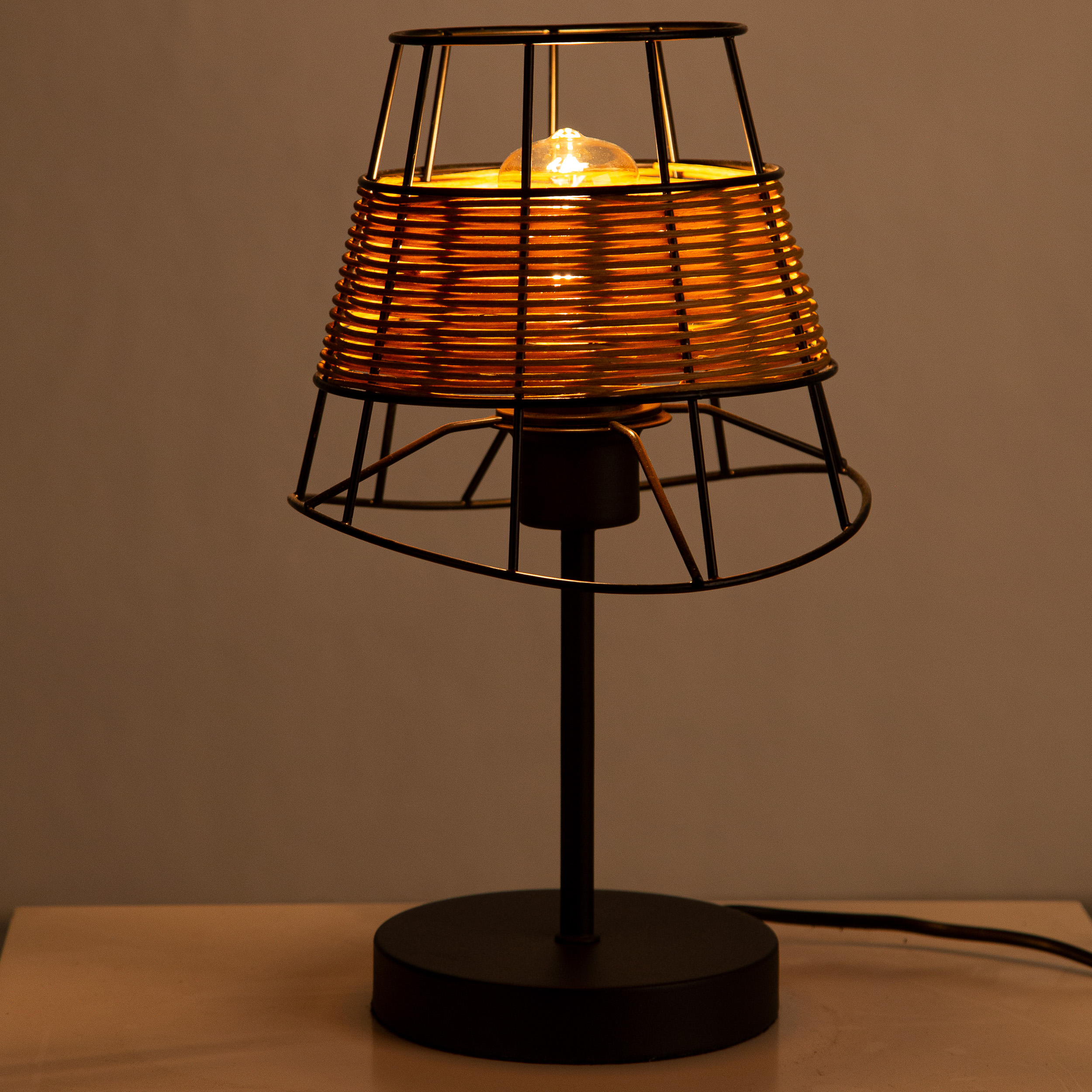 Stolna lampa ESRA